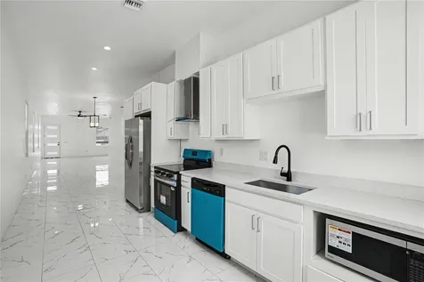 2328 W Spruce Street Tampa FL 33607