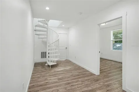 2328 W Spruce Street Tampa FL 33607