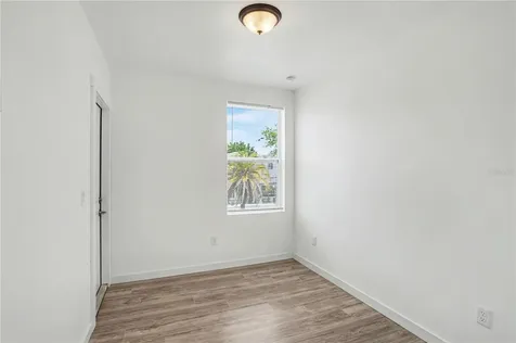 2328 W Spruce Street Tampa FL 33607
