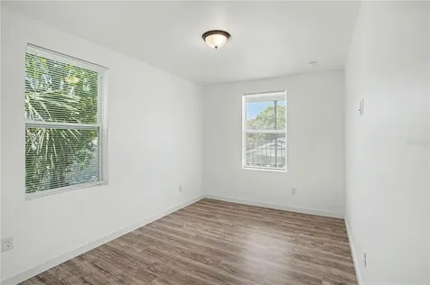 2328 W Spruce Street Tampa FL 33607