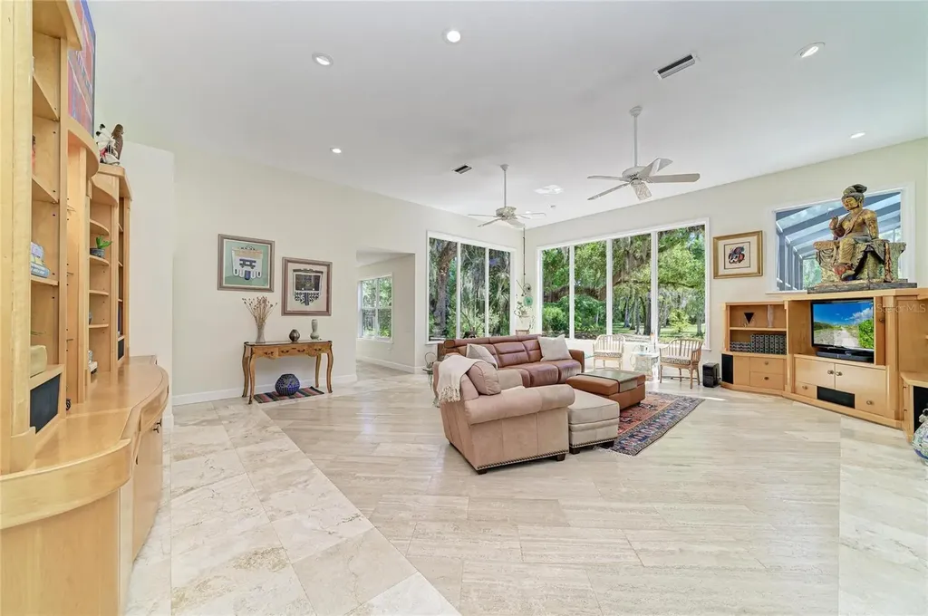 3705 62nd Street E Bradenton FL 34208