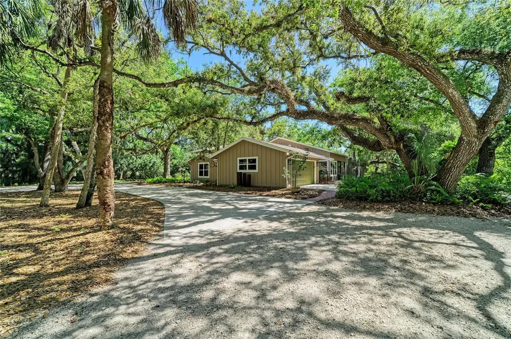 3705 62nd Street E Bradenton FL 34208