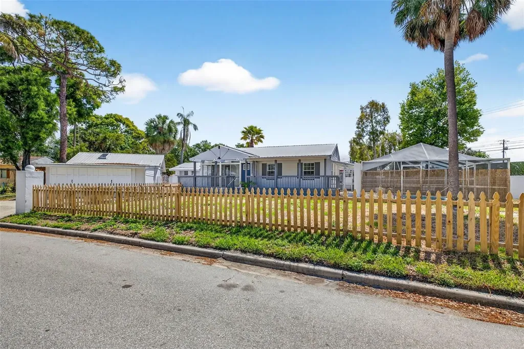 3620 E Tampa Circle Tampa FL 33629