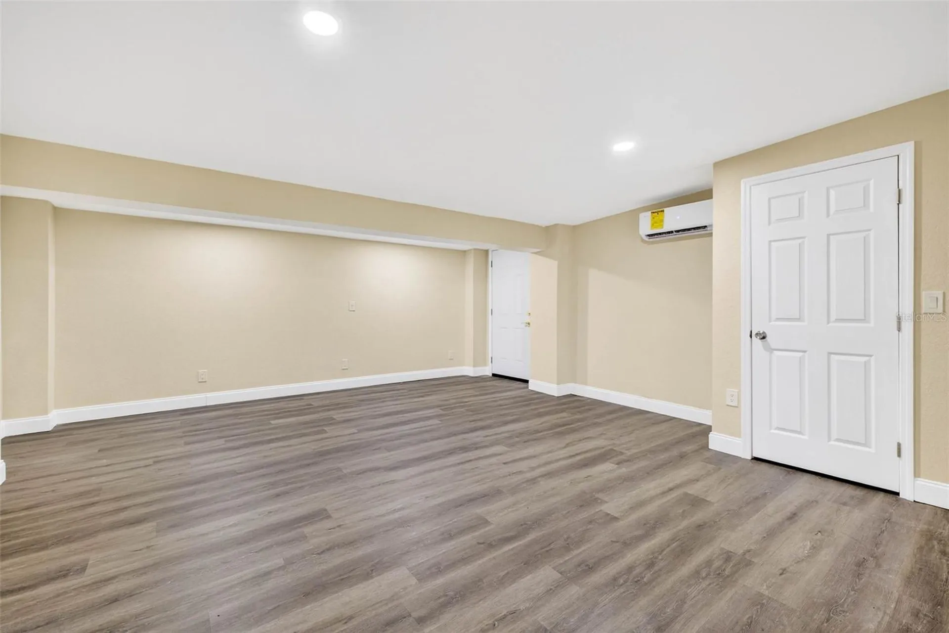 3620 E Tampa Circle Tampa FL 33629