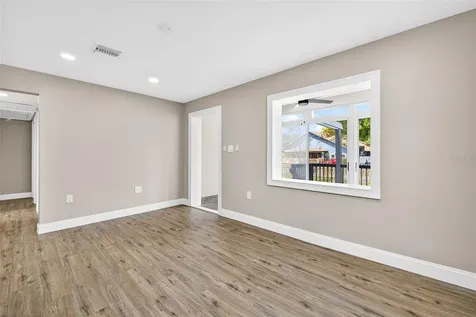 3620 E Tampa Circle Tampa FL 33629