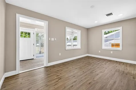 3620 E Tampa Circle Tampa FL 33629