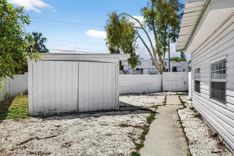 3620 E Tampa Circle Tampa FL 33629