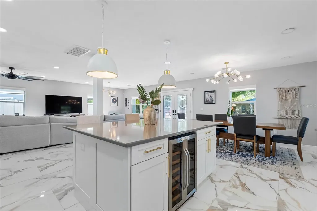 3922 W Bay View Avenue Tampa FL 33611