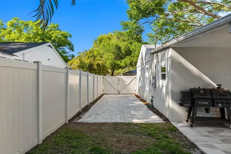 3922 W Bay View Avenue Tampa FL 33611