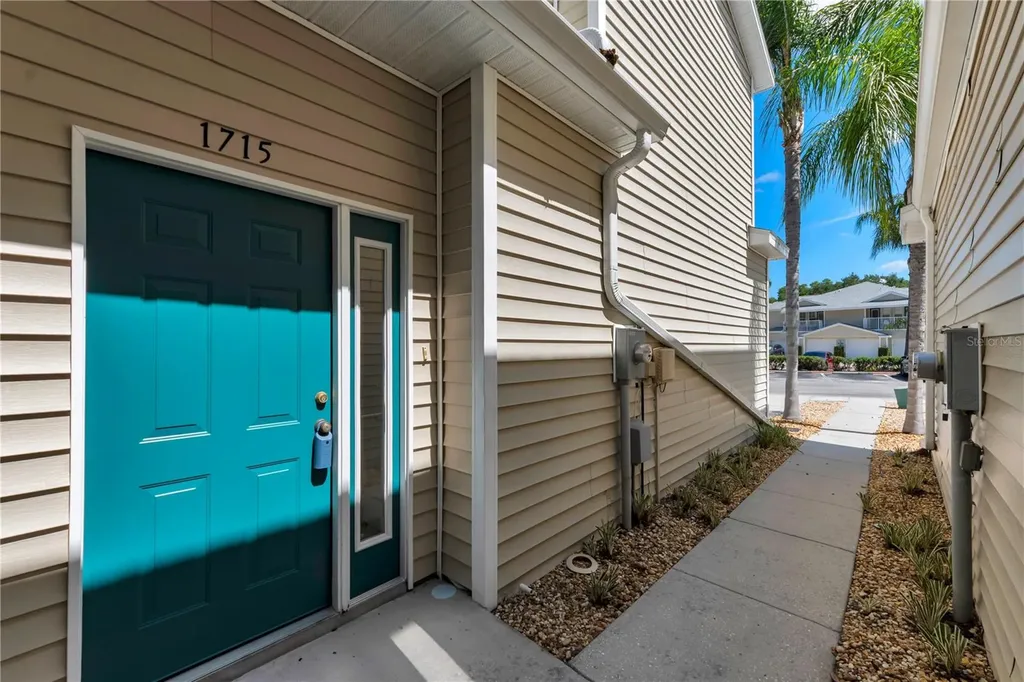 1715 Hammocks Avenue Lutz FL 33549