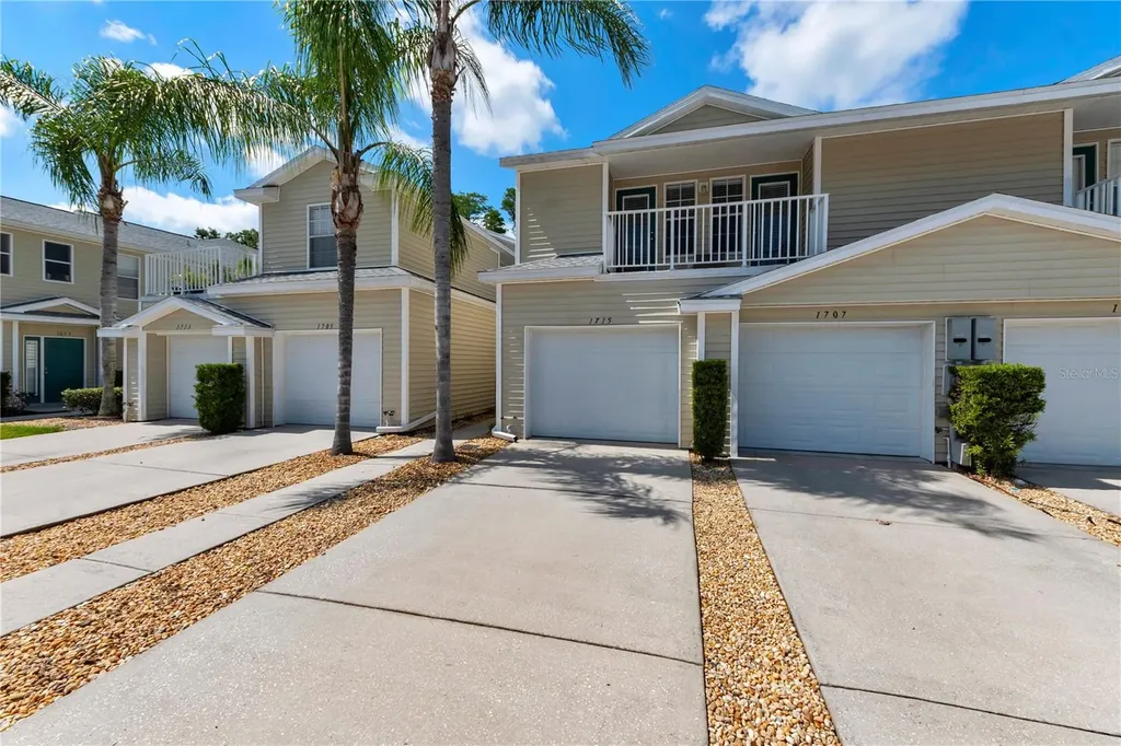 1715 Hammocks Avenue Lutz FL 33549
