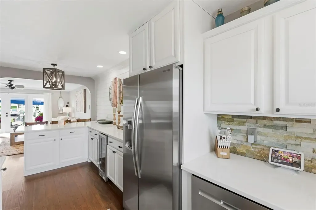 4751 Coquina Key Drive SE St Petersburg FL 33705