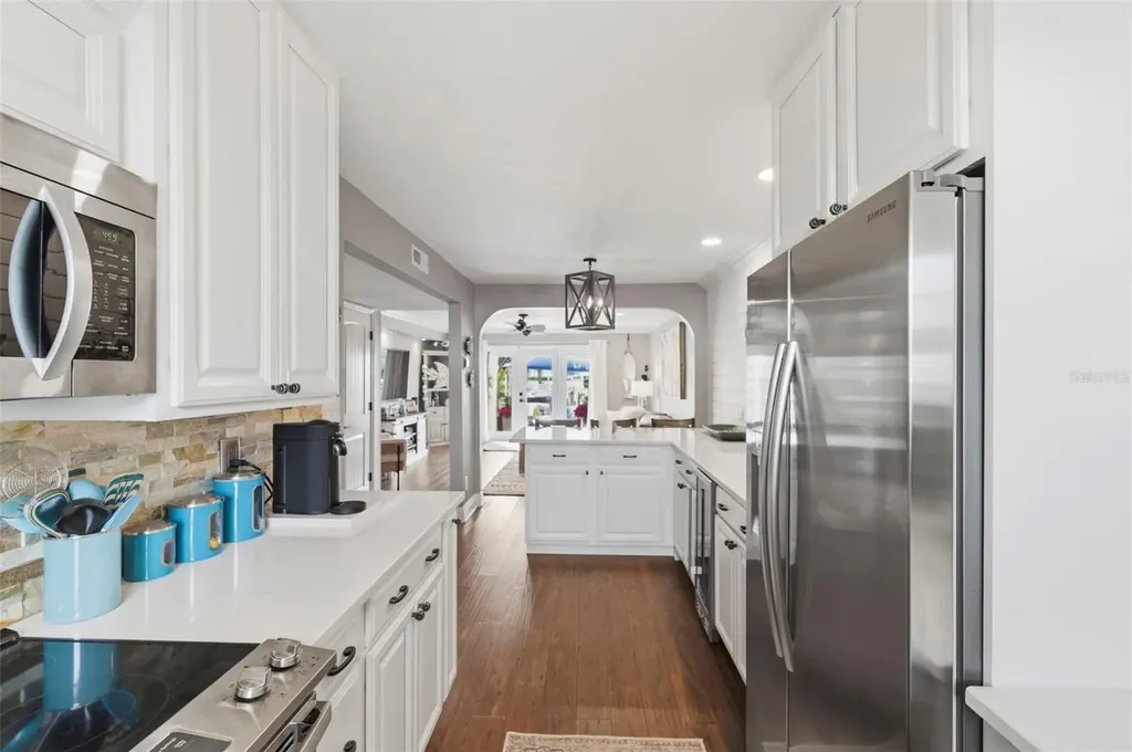 4751 Coquina Key Drive SE St Petersburg FL 33705