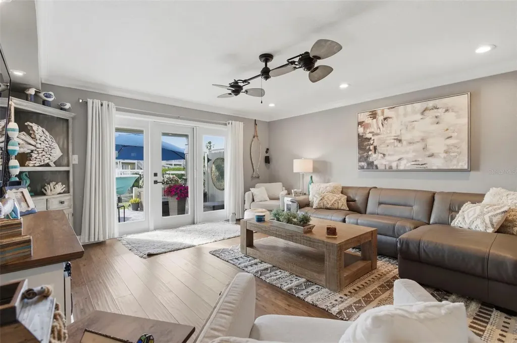 4751 Coquina Key Drive SE St Petersburg FL 33705