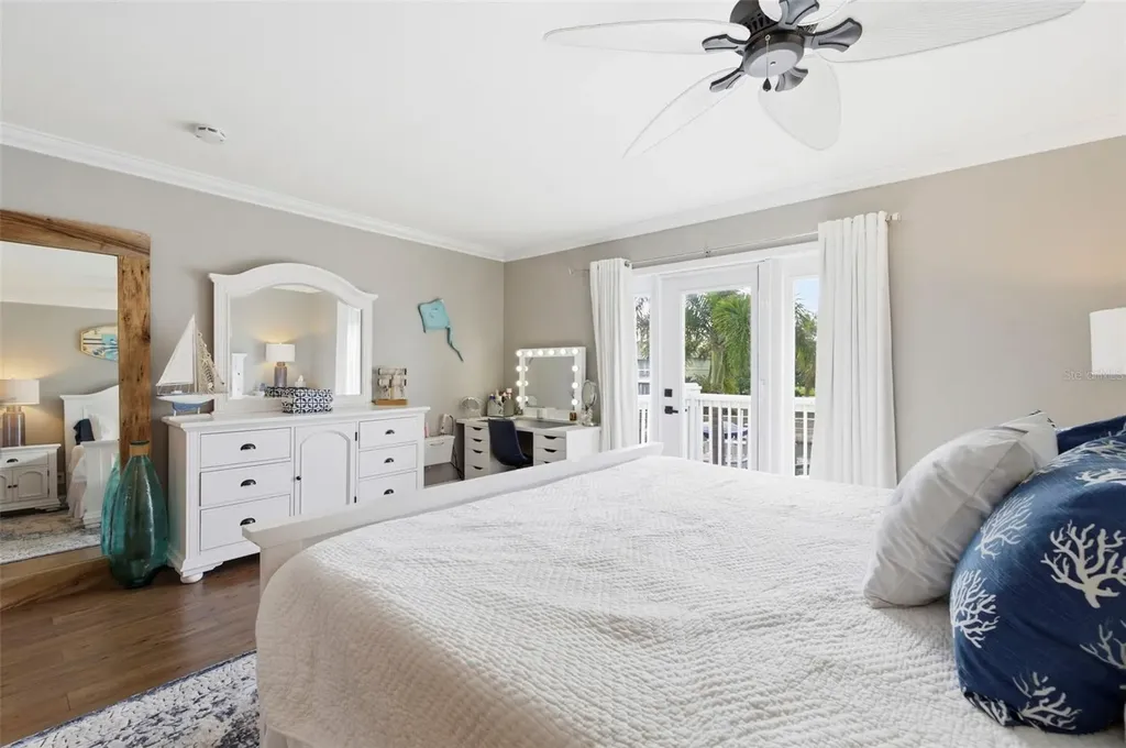4751 Coquina Key Drive SE St Petersburg FL 33705