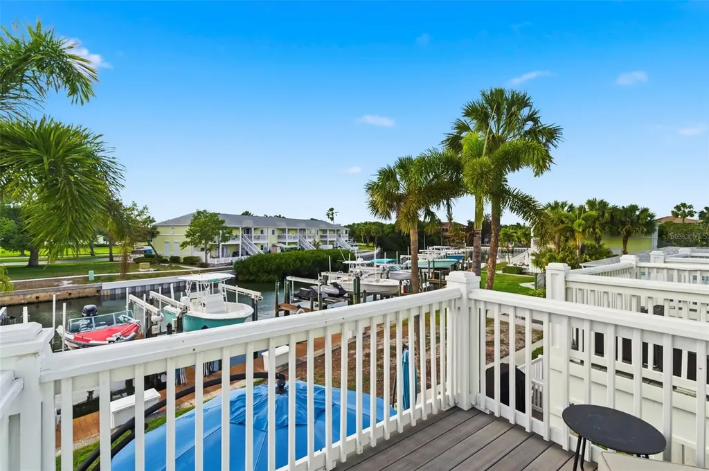 4751 Coquina Key Drive SE St Petersburg FL 33705