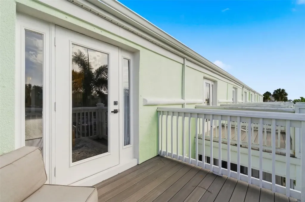 4751 Coquina Key Drive SE St Petersburg FL 33705