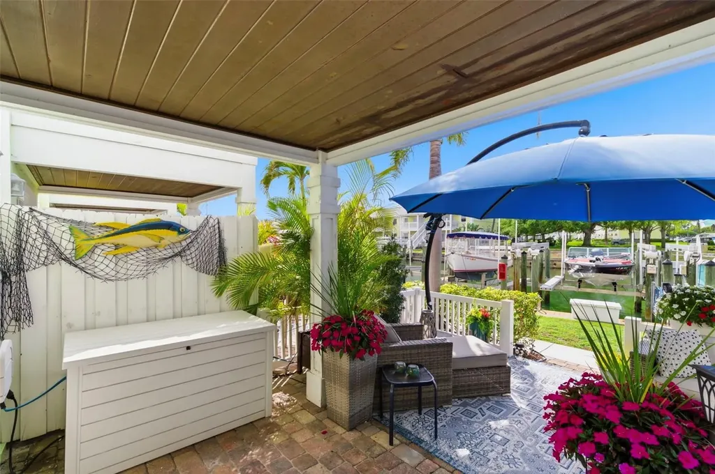 4751 Coquina Key Drive SE St Petersburg FL 33705