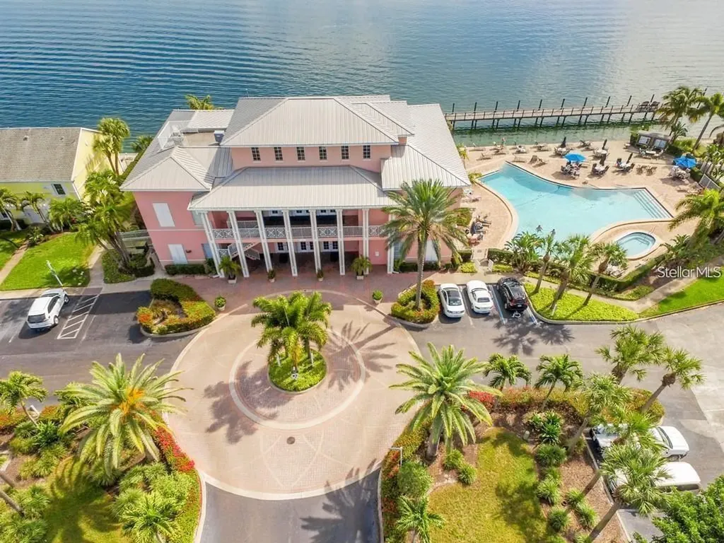 4751 Coquina Key Drive SE St Petersburg FL 33705