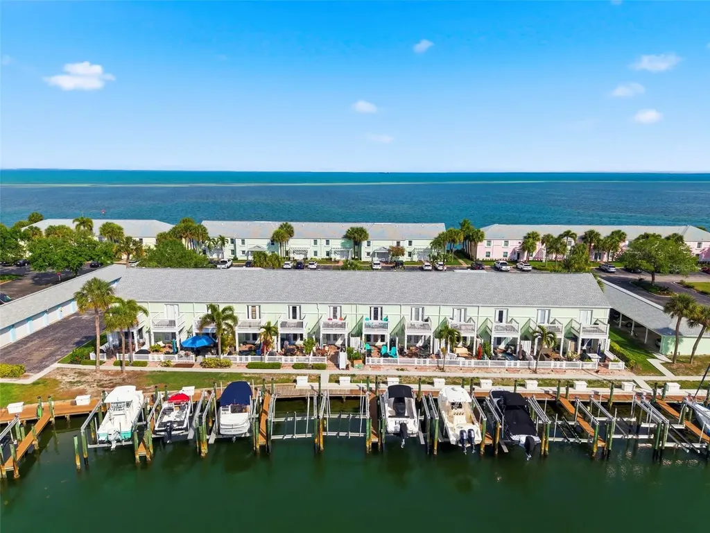 4751 Coquina Key Drive SE St Petersburg FL 33705
