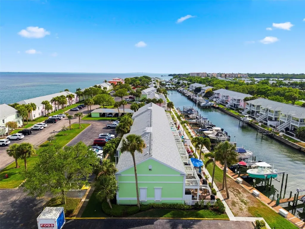 4751 Coquina Key Drive SE St Petersburg FL 33705