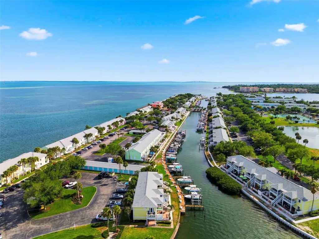 4751 Coquina Key Drive SE St Petersburg FL 33705