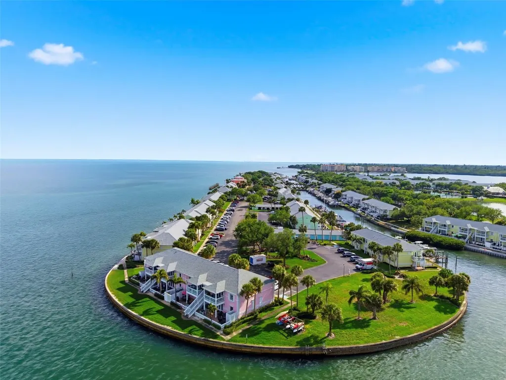 4751 Coquina Key Drive SE St Petersburg FL 33705
