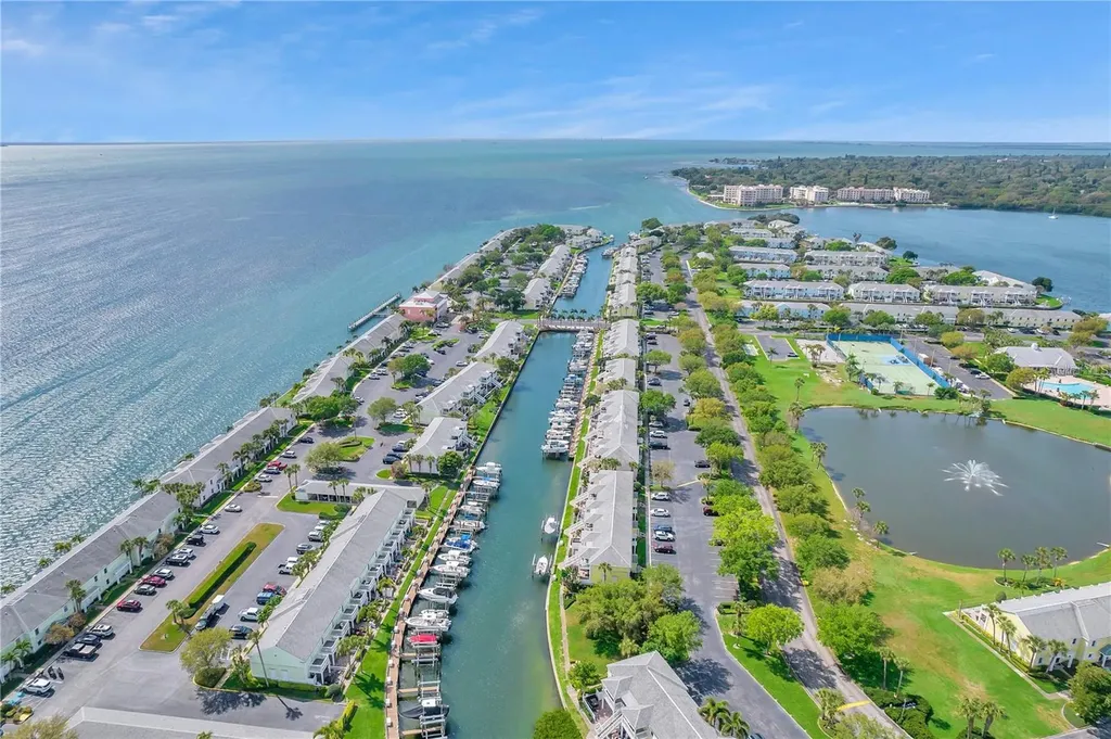 4751 Coquina Key Drive SE St Petersburg FL 33705