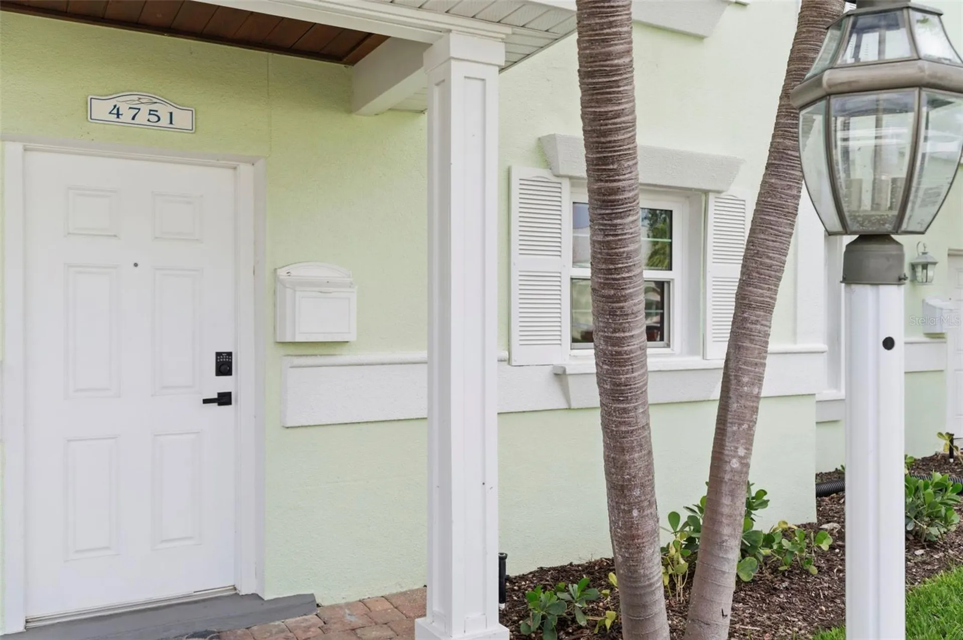 4751 Coquina Key Drive SE St Petersburg FL 33705