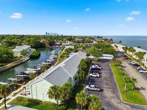 4751 Coquina Key Drive SE St Petersburg FL 33705