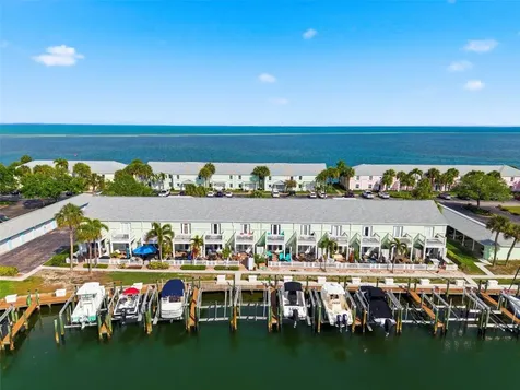 4751 Coquina Key Drive SE St Petersburg FL 33705