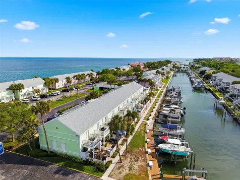 4751 Coquina Key Drive SE St Petersburg FL 33705