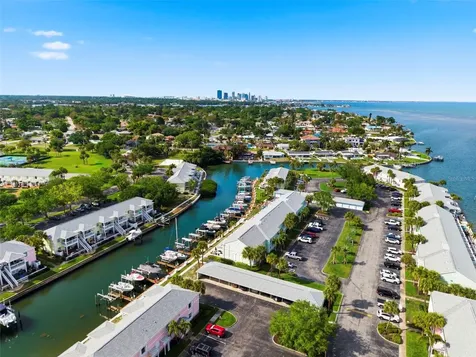 4751 Coquina Key Drive SE St Petersburg FL 33705