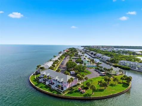 4751 Coquina Key Drive SE St Petersburg FL 33705