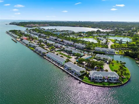 4751 Coquina Key Drive SE St Petersburg FL 33705