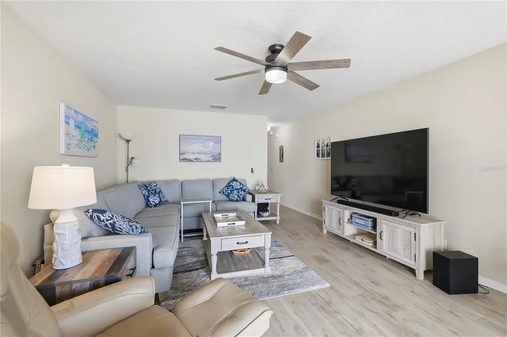 3871 Mariner Drive St Petersburg FL 33705