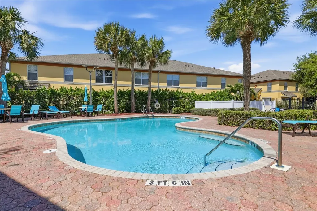 3871 Mariner Drive St Petersburg FL 33705
