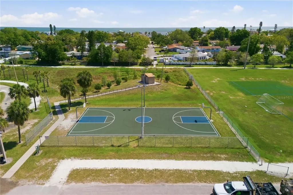 3871 Mariner Drive St Petersburg FL 33705