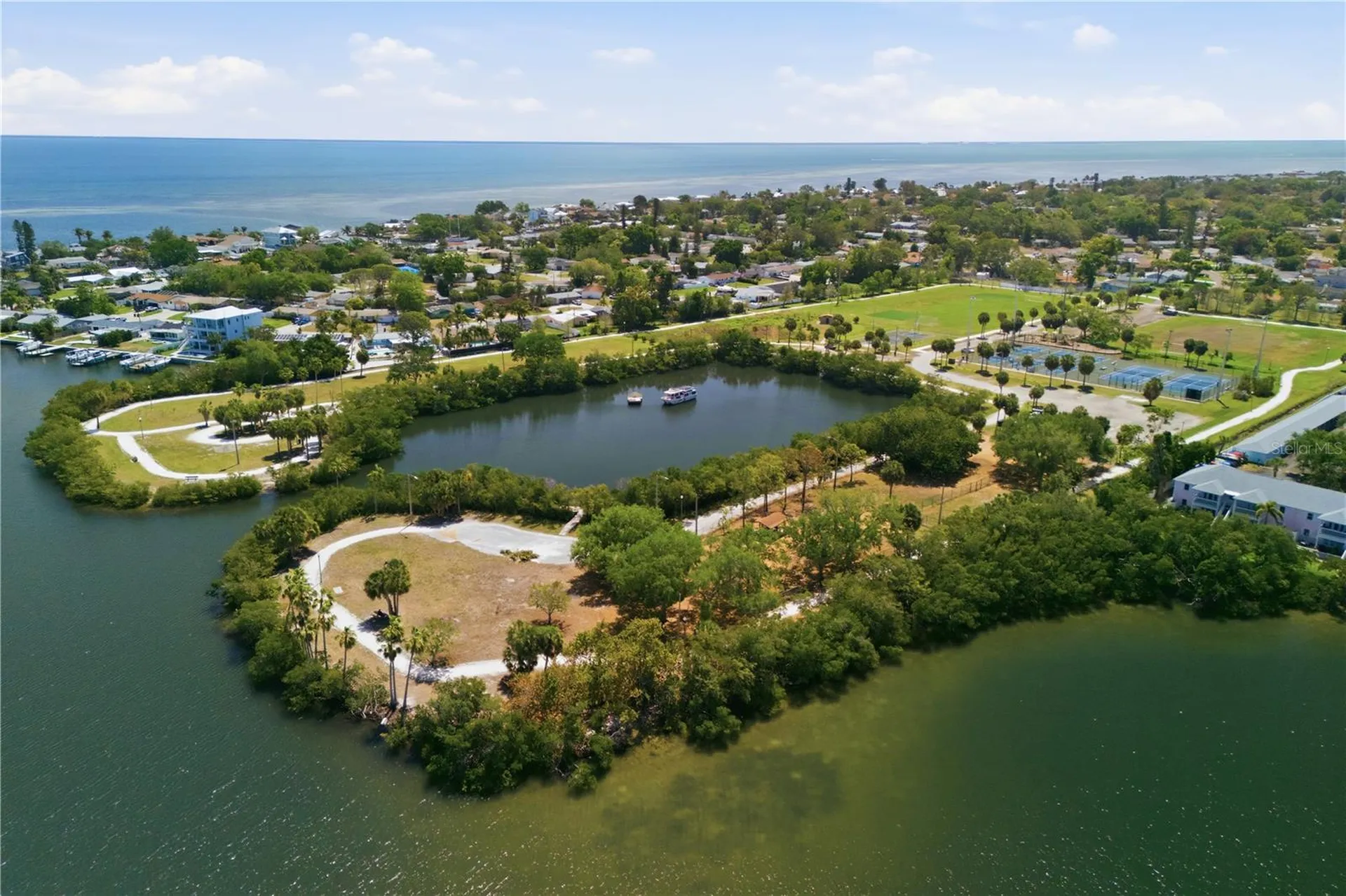 3871 Mariner Drive St Petersburg FL 33705