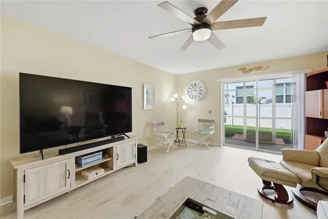 3871 Mariner Drive St Petersburg FL 33705