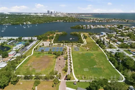 3871 Mariner Drive St Petersburg FL 33705