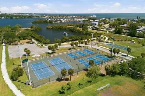 3871 Mariner Drive St Petersburg FL 33705