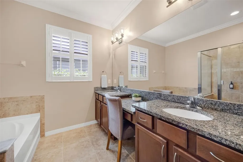 5323 Crosscourt View Drive Lithia FL 33547