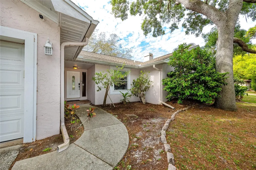27 Summit Lane Safety Harbor FL 34695