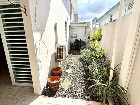 E-10 Alturas De Santa Maria Guaynabo PR 00969