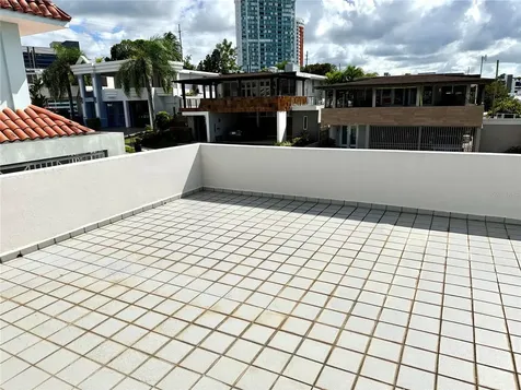 E-10 Alturas De Santa Maria Guaynabo PR 00969