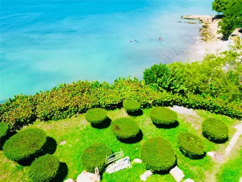 . Cond. La Reina Apartment Guanica PR 00653