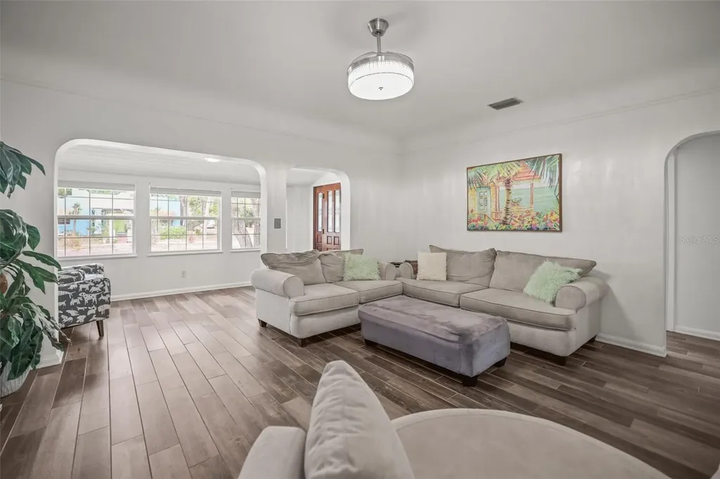 641 Wilkie Street Dunedin FL 34698