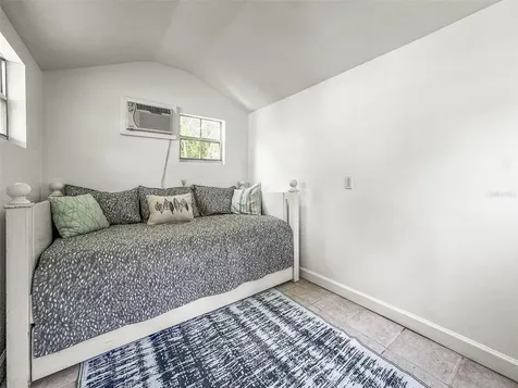 641 Wilkie Street Dunedin FL 34698