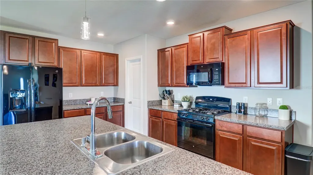 9633 Channing Hill Drive Sun City Center FL 33573